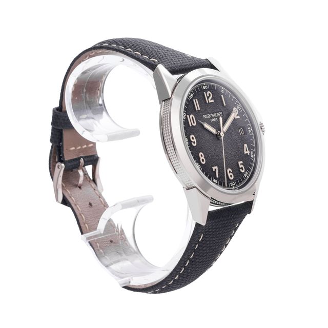 Patek Philippe Calatrava 5226G-001 Image 3